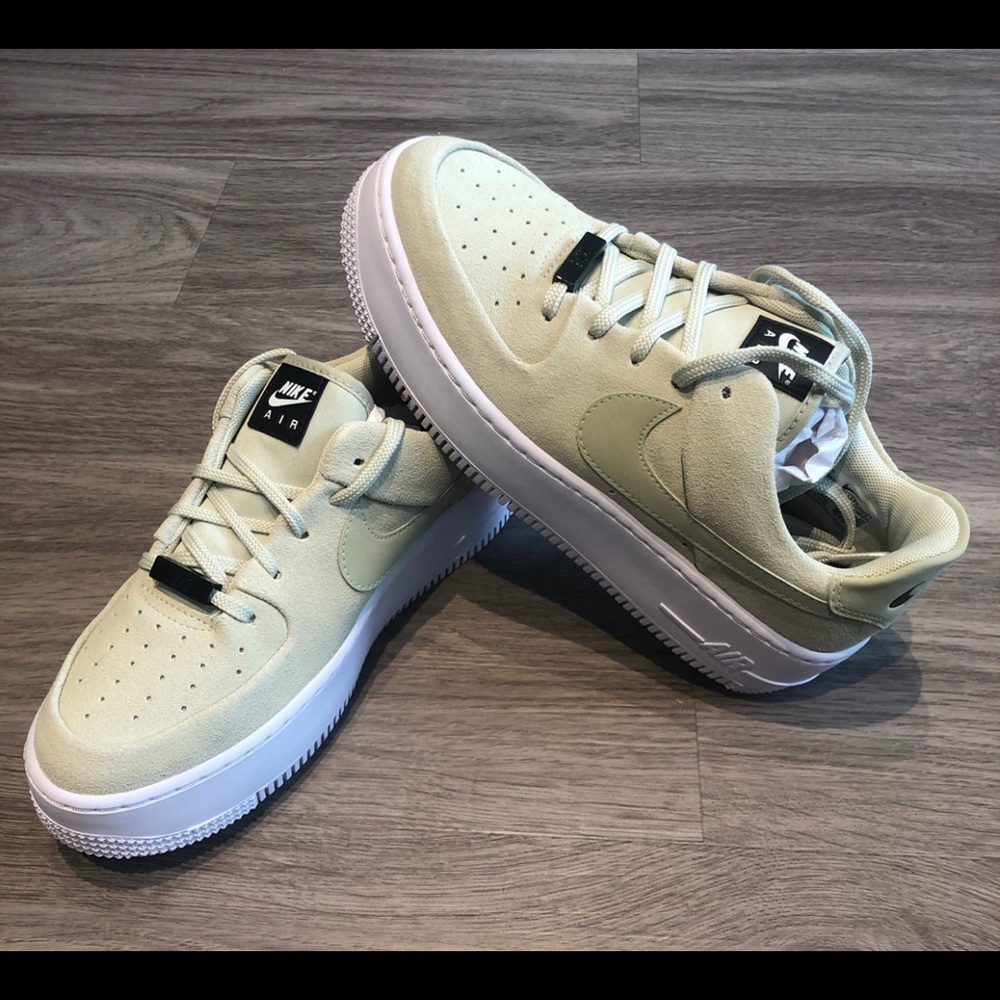Nike Air Force 1 Sage Low